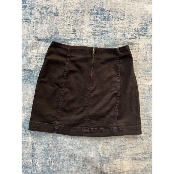 Wild Fable Black Zippered Back Denim Mini Skirt Size 4 - Picture 2 of 6